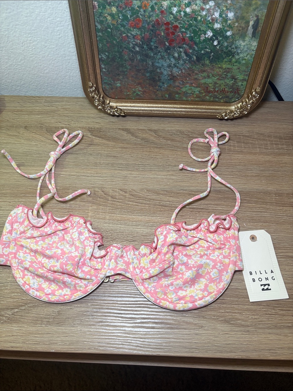 NWT Billabong Pink Floral Ruffle Underwire Bikini Top